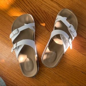 STEVE MADDEN Double Buckle Strap Sandal🤍